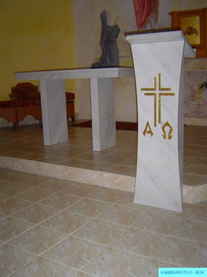 Stôl a kazateľňa 4